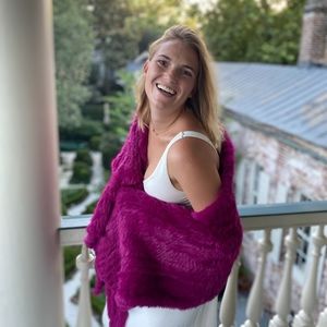 Meet your Posher, Laura